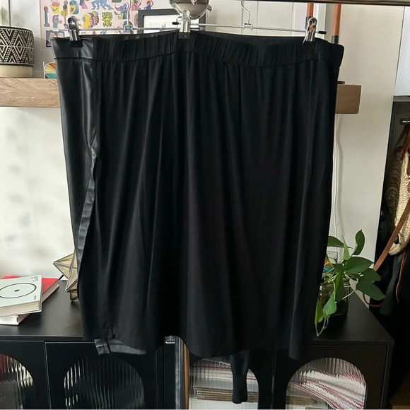 Universal Standard Faux Leather Mini Skirt (Plus Size) - Picture 2 of 6